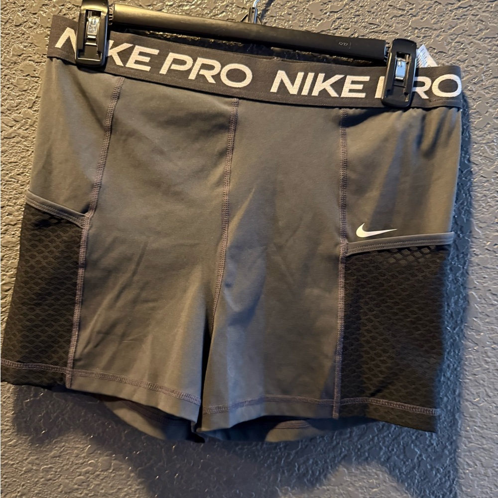Nike Pro Women's Black and Gray Athletic Shorts
